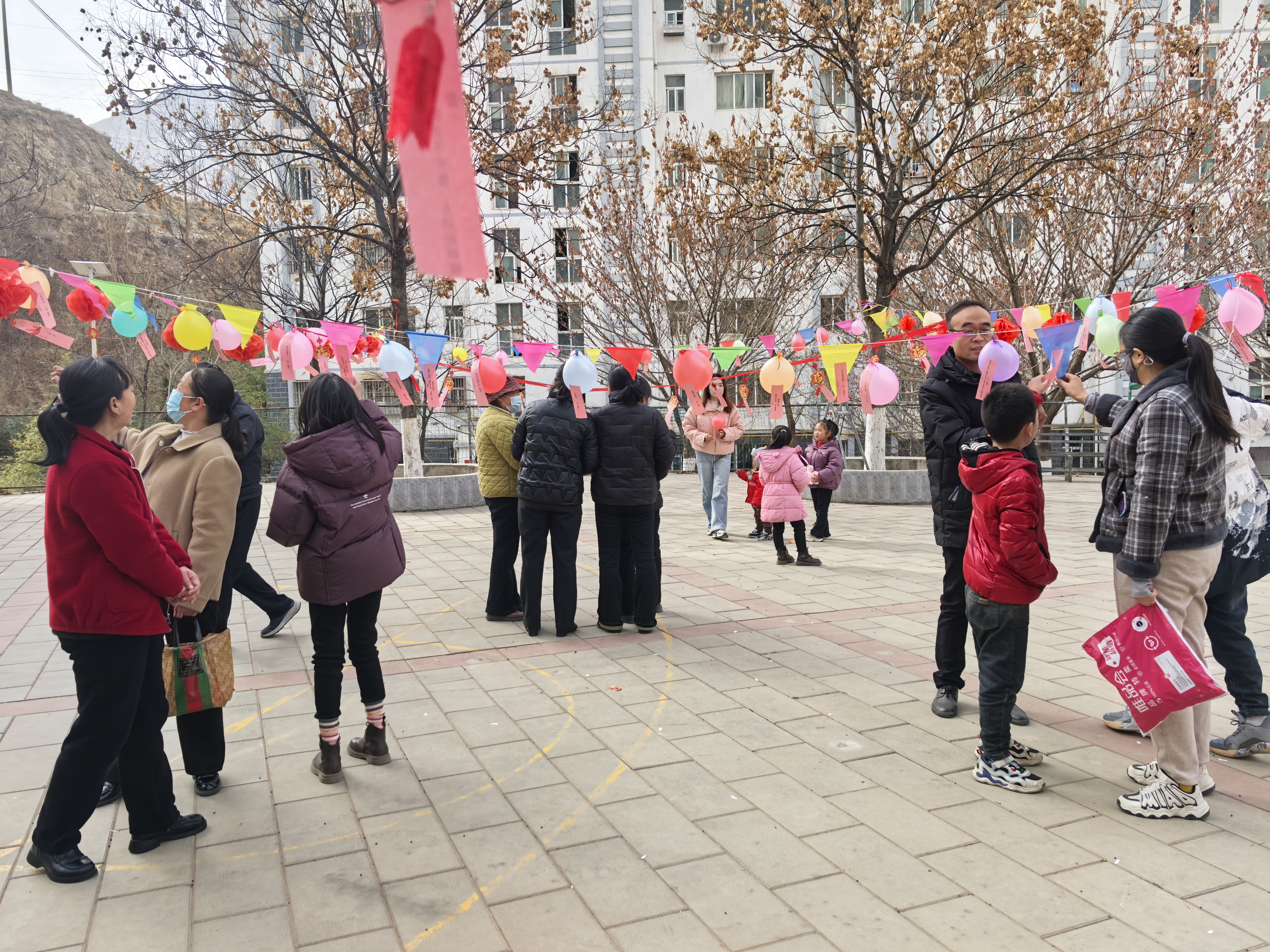 ���i��ƷԪ��������𣬳��P(gu��n)��I(y��)�c�I(y��)�����L���҈@�F(tu��n)�A�D��!